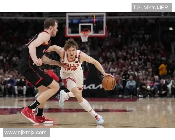 CCTV直播湖人对决公牛精彩赛事回顾与分析 CCTV直播湖人对决公牛精彩赛事回顾与分析